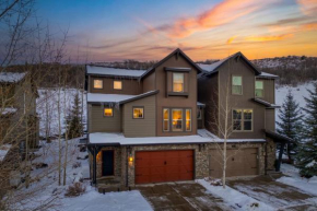 Abigail Drive Year-Round Retreat with Hot Tub Near Park City Adventures Skiing